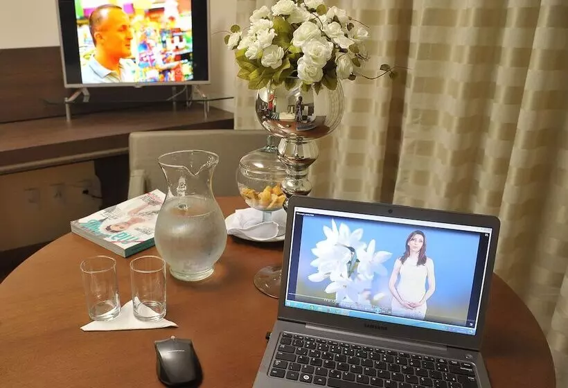 Hotel Maestro Premium Cascavel