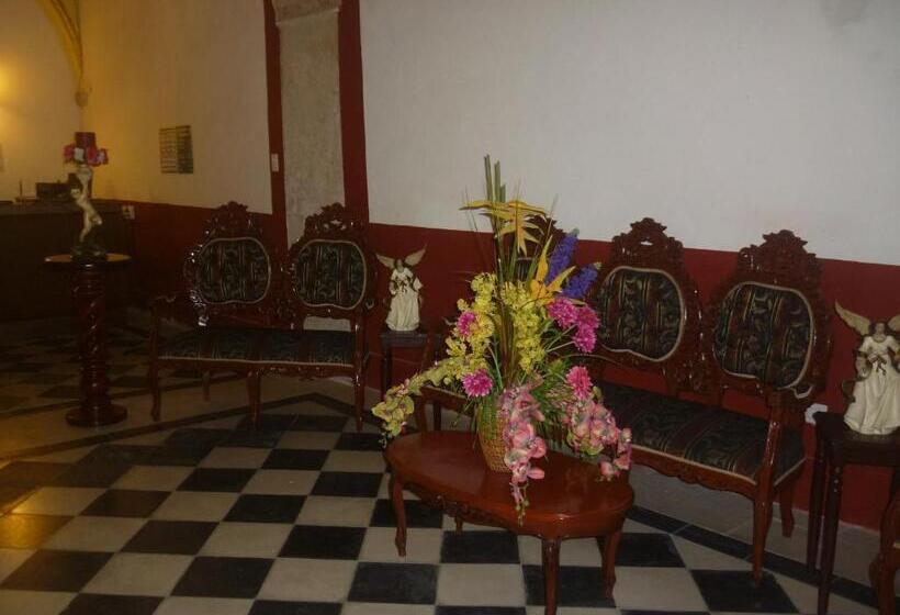 Hotel Maya Ah Kim Pech