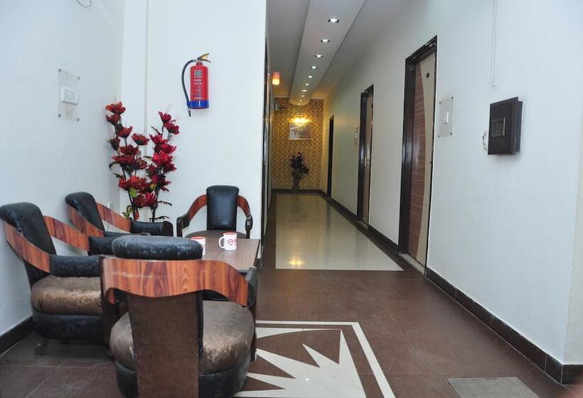 호텔 Oyo Rooms Regent Cinema Chowk