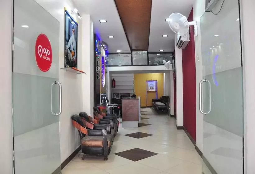 Отель Oyo Rooms Regent Cinema Chowk