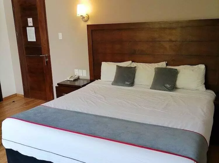 هتل Quinta Allende