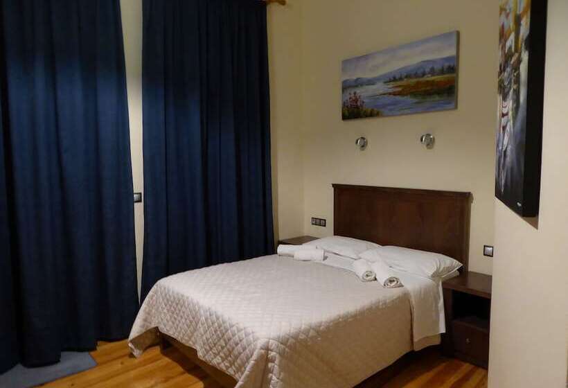 בית מלון כפרי Sea Front Old Town