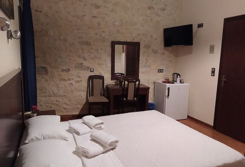 בית מלון כפרי Sea Front Old Town