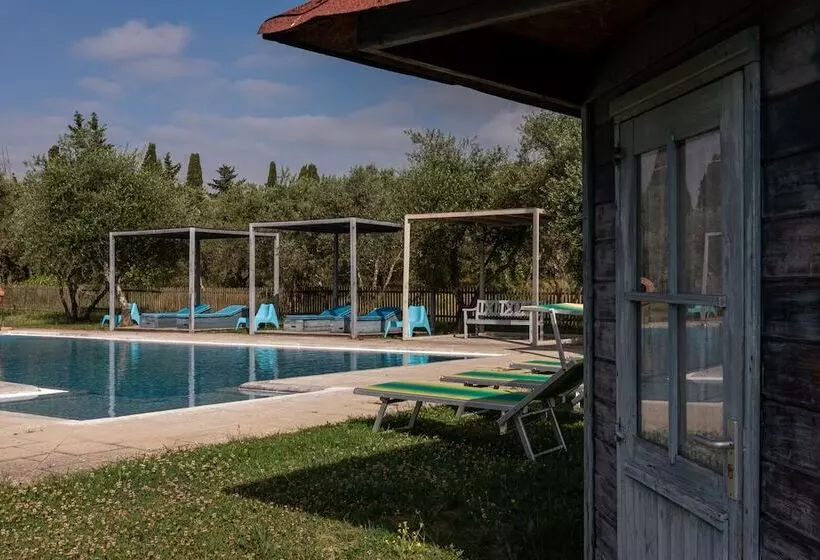 هتل Tenuta Il Corno