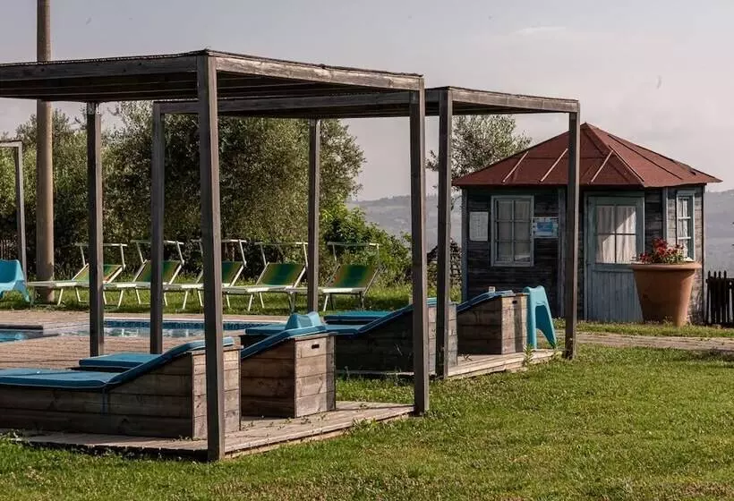 هتل Tenuta Il Corno