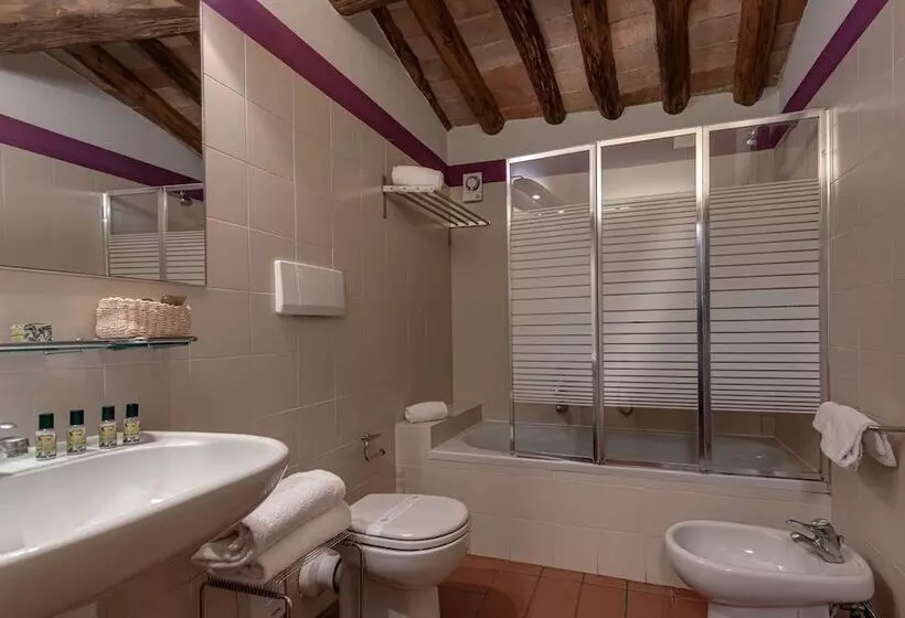 هتل Tenuta Il Corno