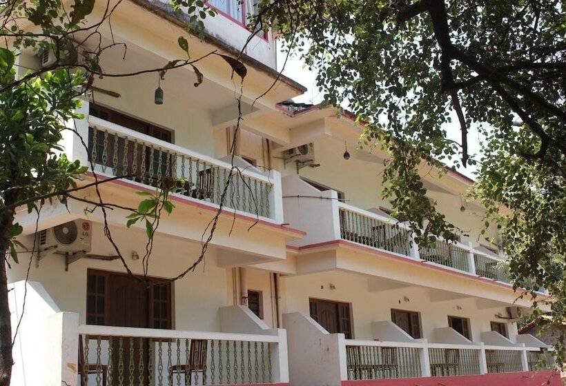 פנסיון Pebbles Guesthouse