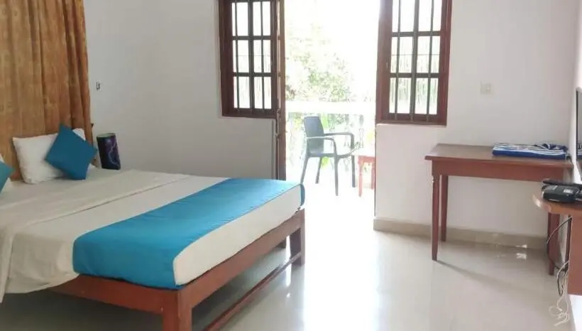 Pensione Pebbles Guesthouse