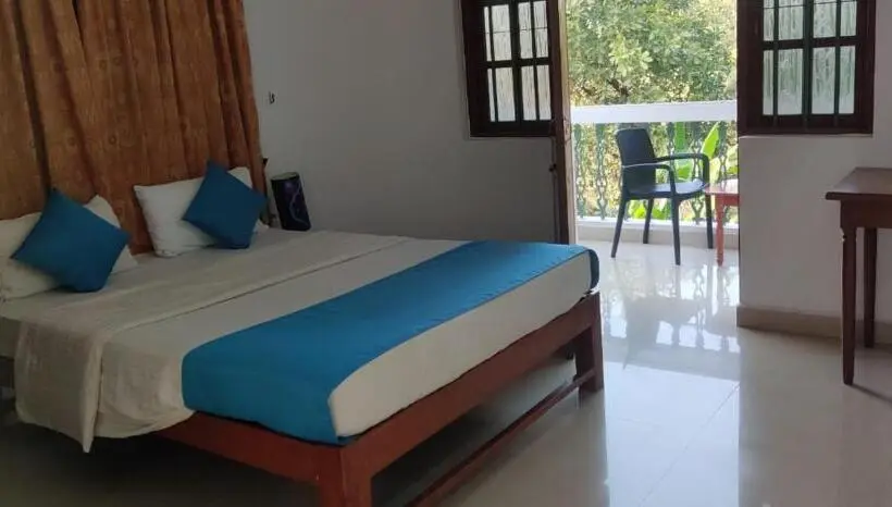 Pensione Pebbles Guesthouse
