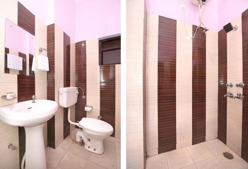 호텔 Oyo 11886 Crystal