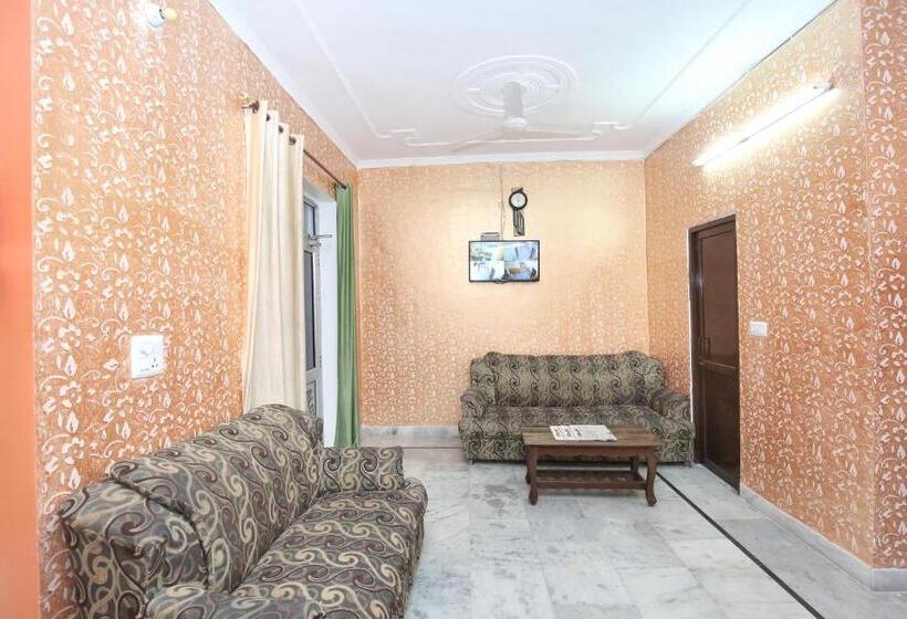 호텔 Oyo 11886 Crystal