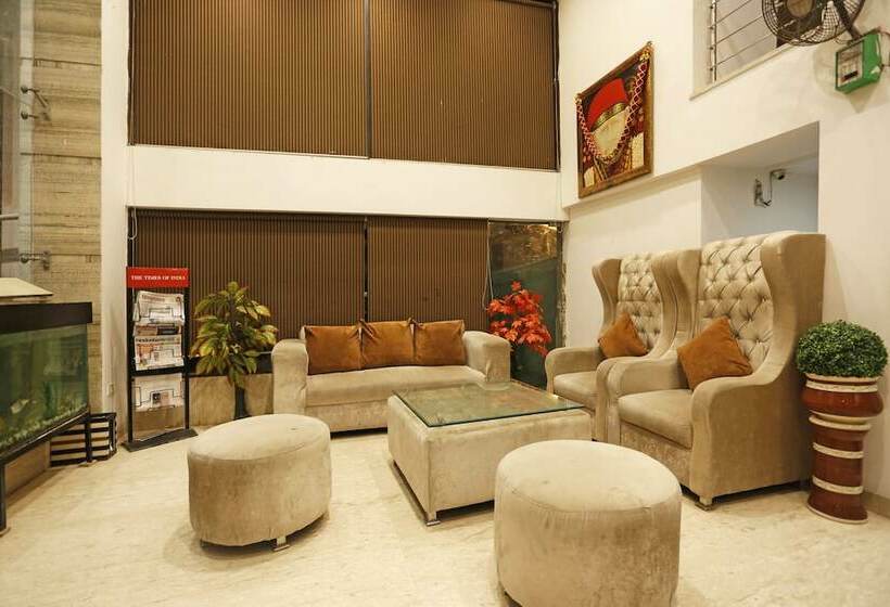 Collection O 8479 Hotel Ambience