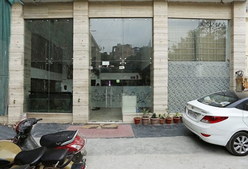 Collection O 8479 Hotel Ambience