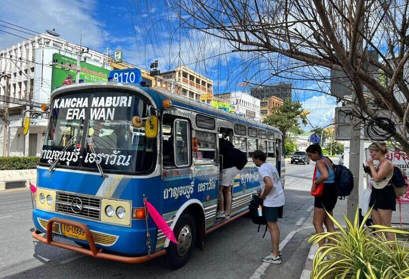 Labkoff Cafe And Hostel