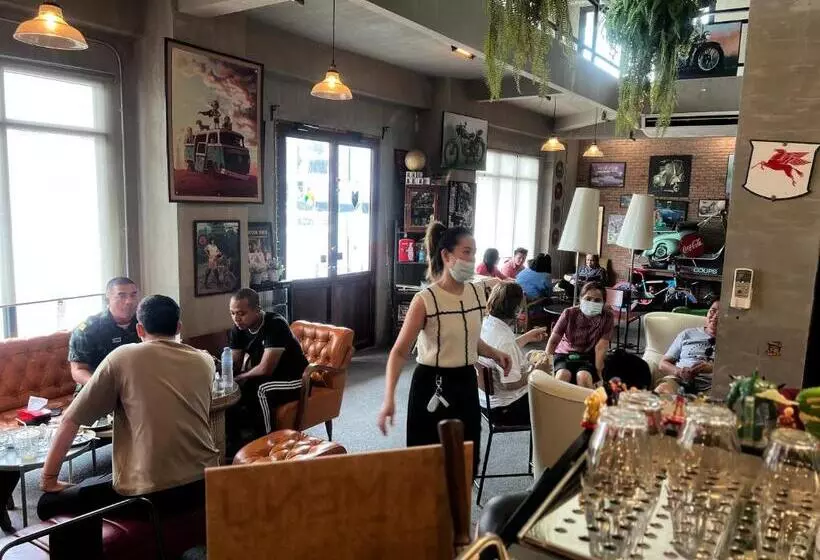 Labkoff Cafe And Hostel