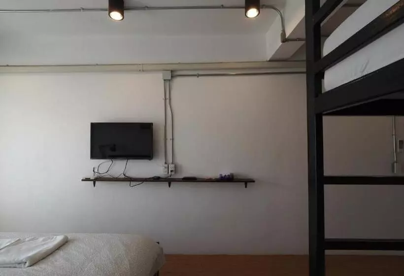 Labkoff Cafe And Hostel
