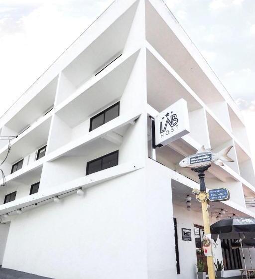 Labkoff Cafe And Hostel