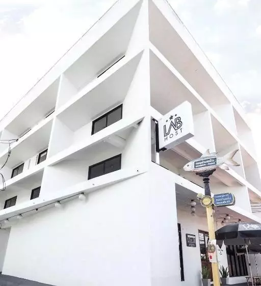 Labkoff Cafe And Hostel