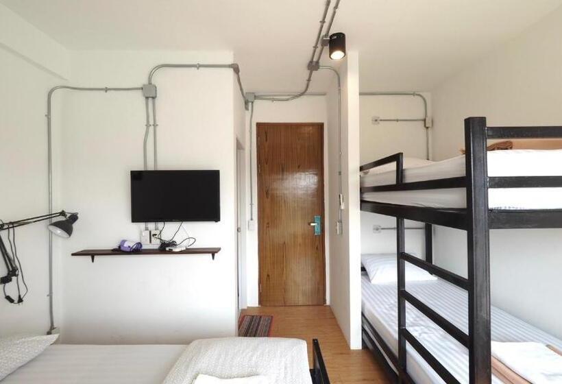 Labkoff Cafe And Hostel