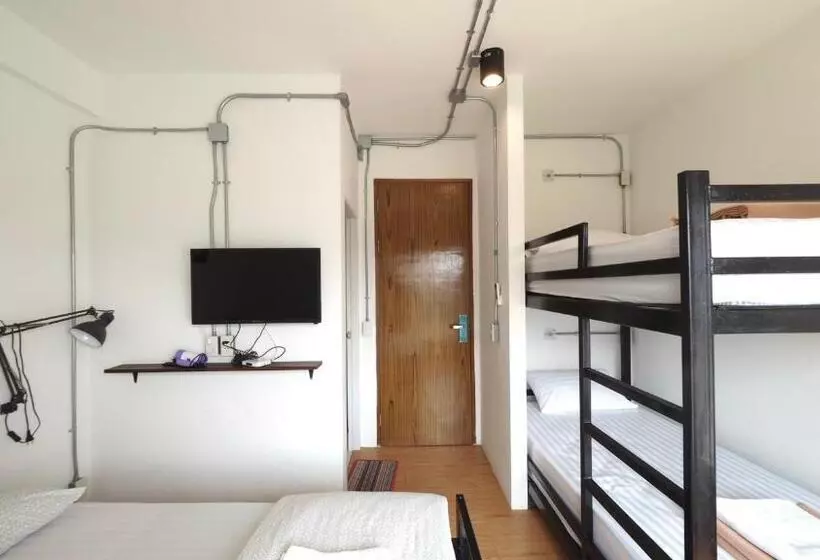 Labkoff Cafe And Hostel