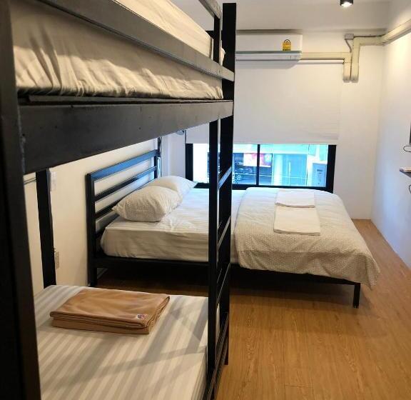 Labkoff Cafe And Hostel