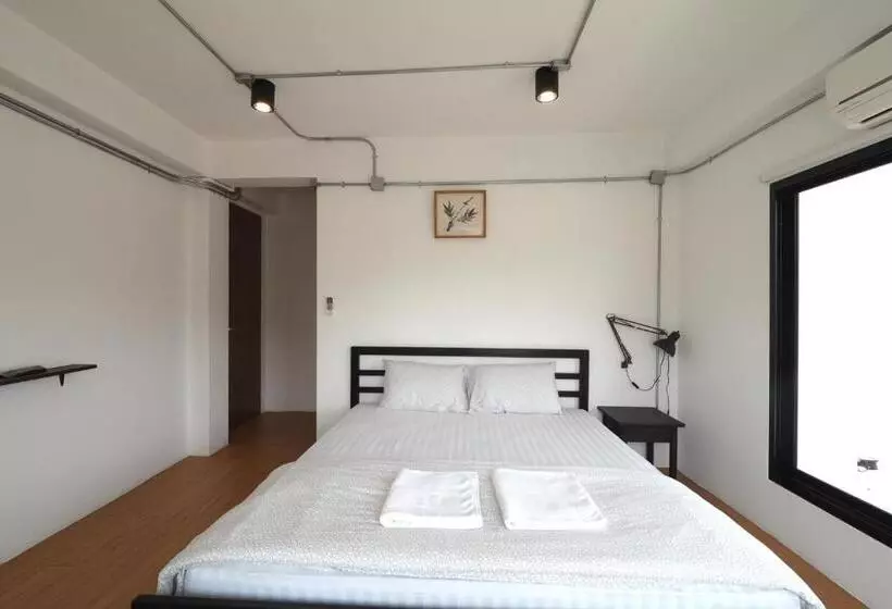 Labkoff Cafe And Hostel