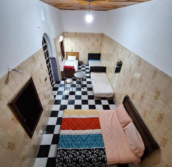 ペンション Dar Alalmas