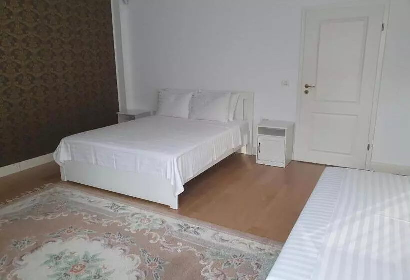 ペンション French Boutique