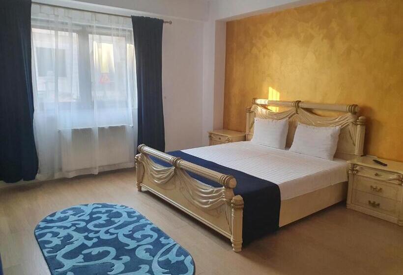 פנסיון French Boutique