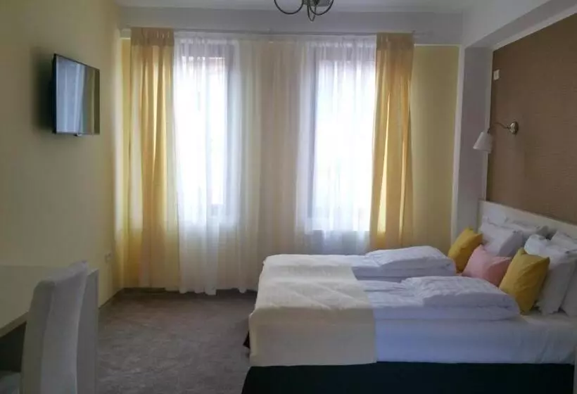 ペンション French Boutique