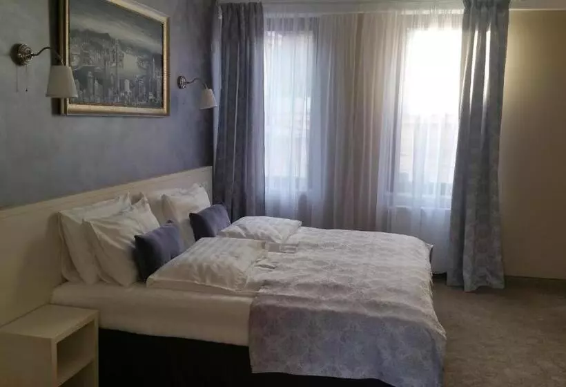 ペンション French Boutique