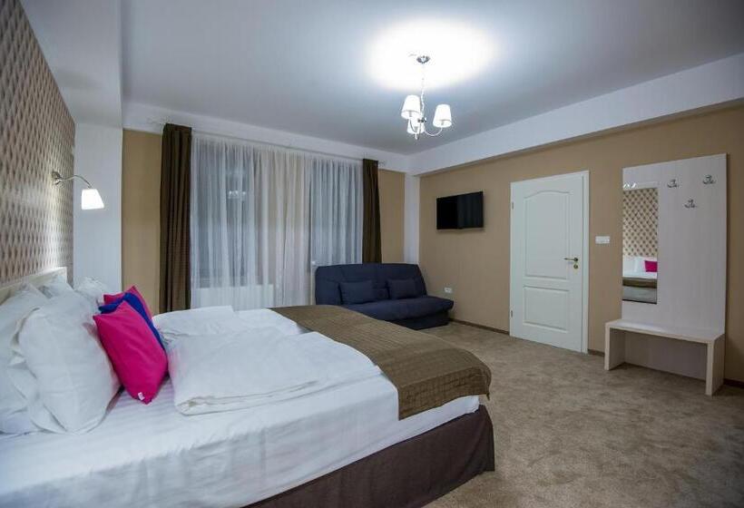 פנסיון French Boutique