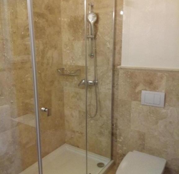 פנסיון French Boutique