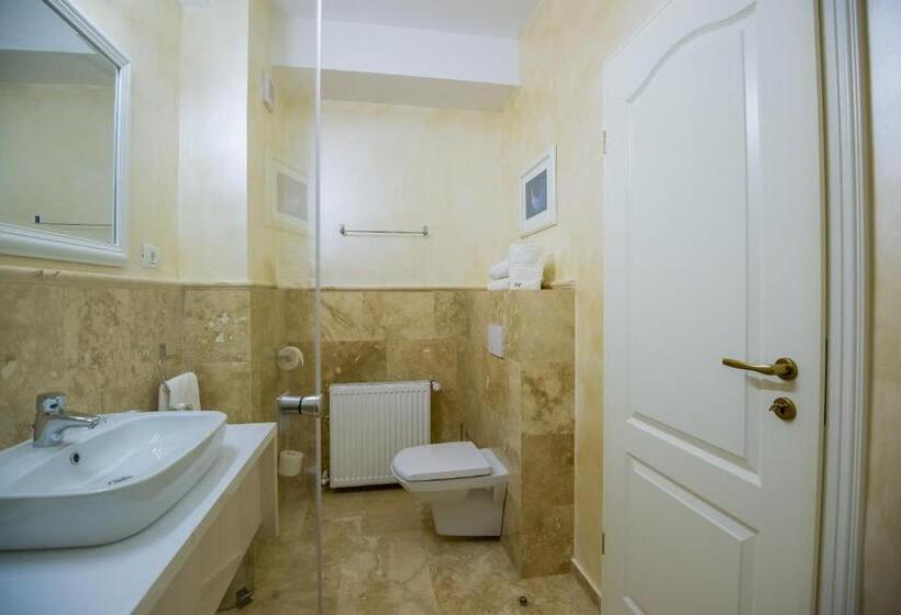 פנסיון French Boutique