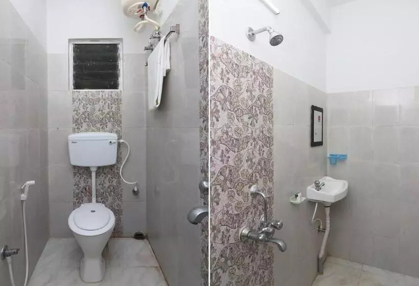 Hotelli Apan Guest House Near Acropolis Mall