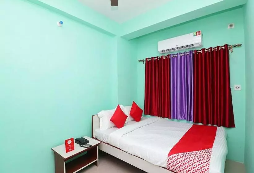 Hotelli Apan Guest House Near Acropolis Mall
