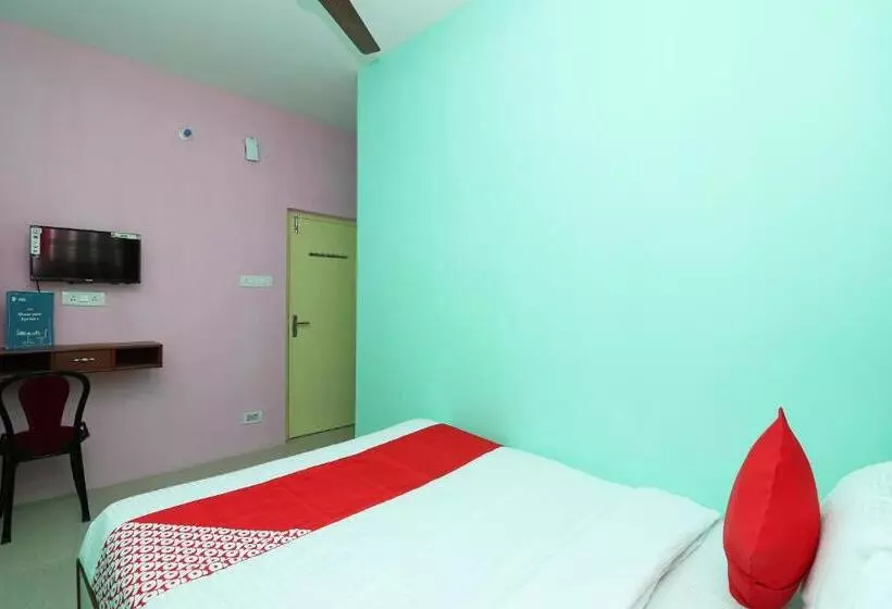 Hotelli Apan Guest House Near Acropolis Mall