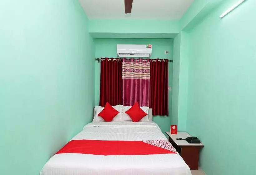 Hotelli Apan Guest House Near Acropolis Mall