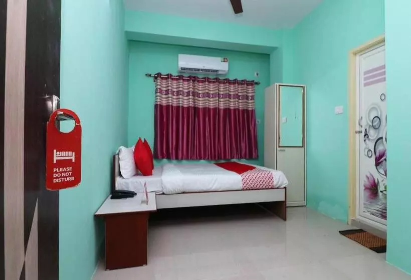Hotelli Apan Guest House Near Acropolis Mall