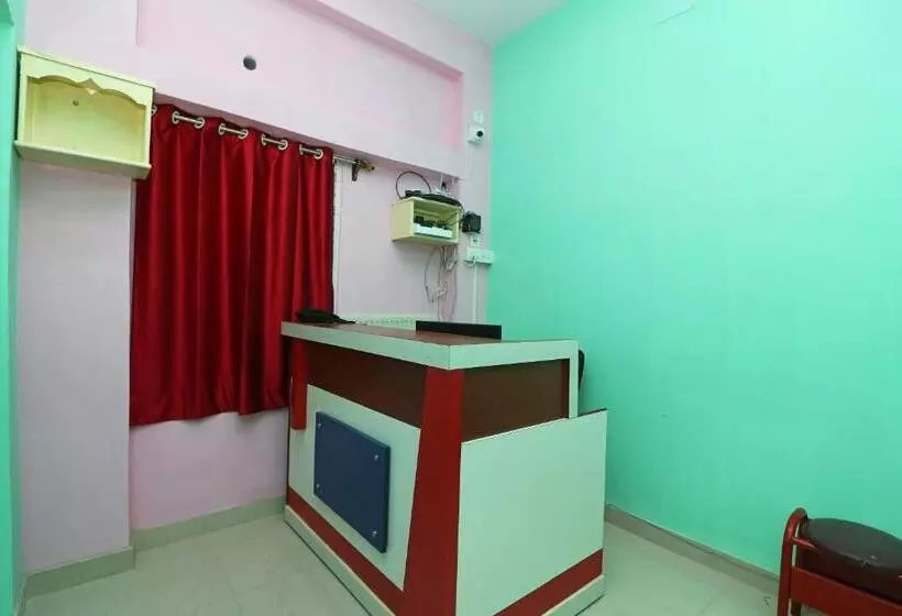 Hotelli Apan Guest House Near Acropolis Mall