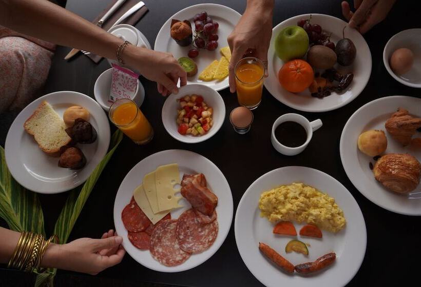 Dina Morgabine Saint Gilles