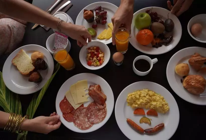 Dina Morgabine Saint Gilles