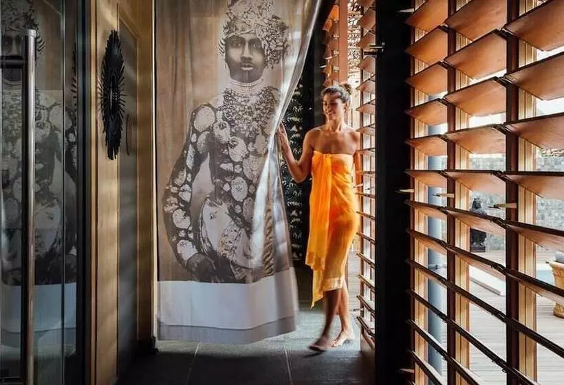 Dina Morgabine Saint Gilles