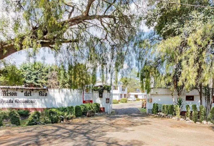 簡易ホテル Meson Del Rio Posada Mexiquense