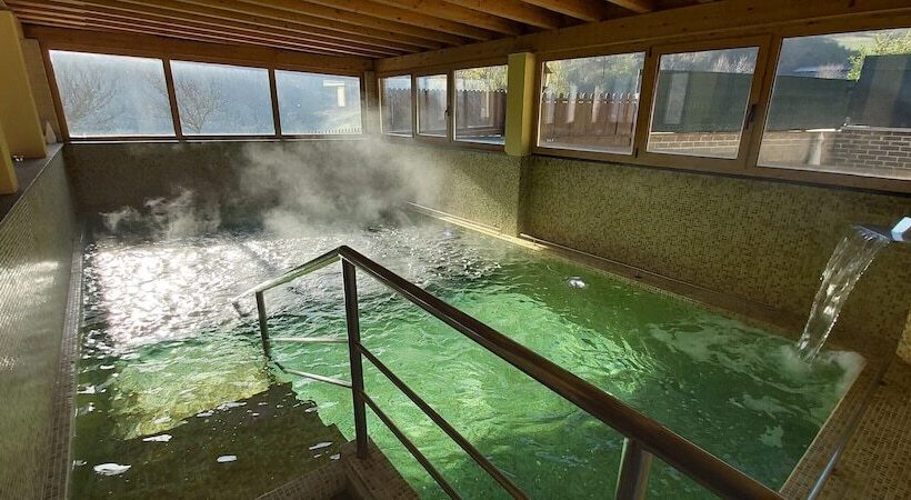 Отель Agriturismo La Rocca Dei Briganti