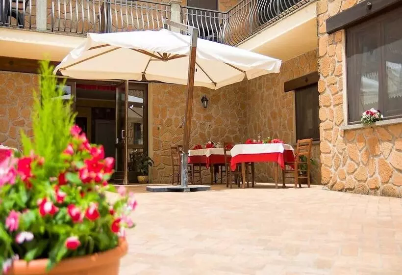 ホテル Agriturismo La Rocca Dei Briganti