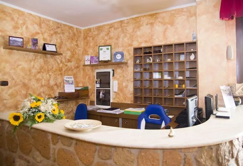 ホテル Agriturismo La Rocca Dei Briganti