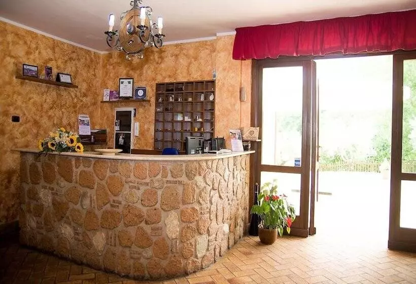 ホテル Agriturismo La Rocca Dei Briganti