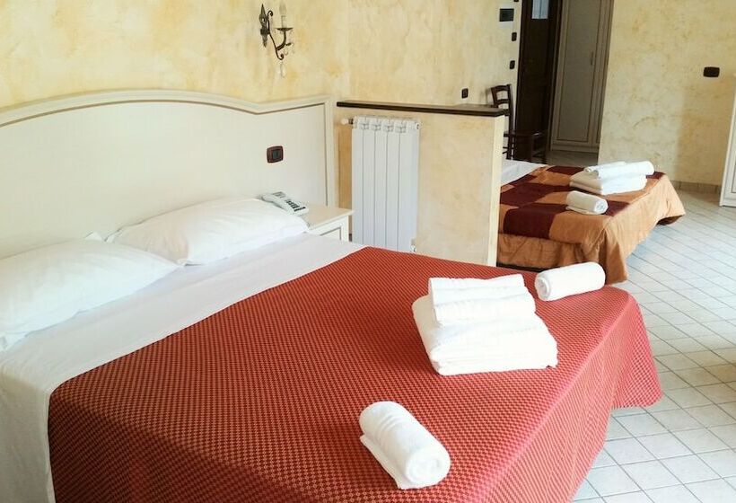 Отель Agriturismo La Rocca Dei Briganti