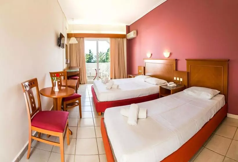 Отель Leonanti Village